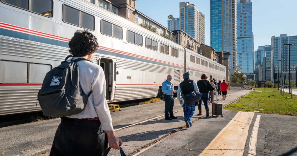 Amtrak Is Breaking Ridership Records But Can America’s Rail Network ...